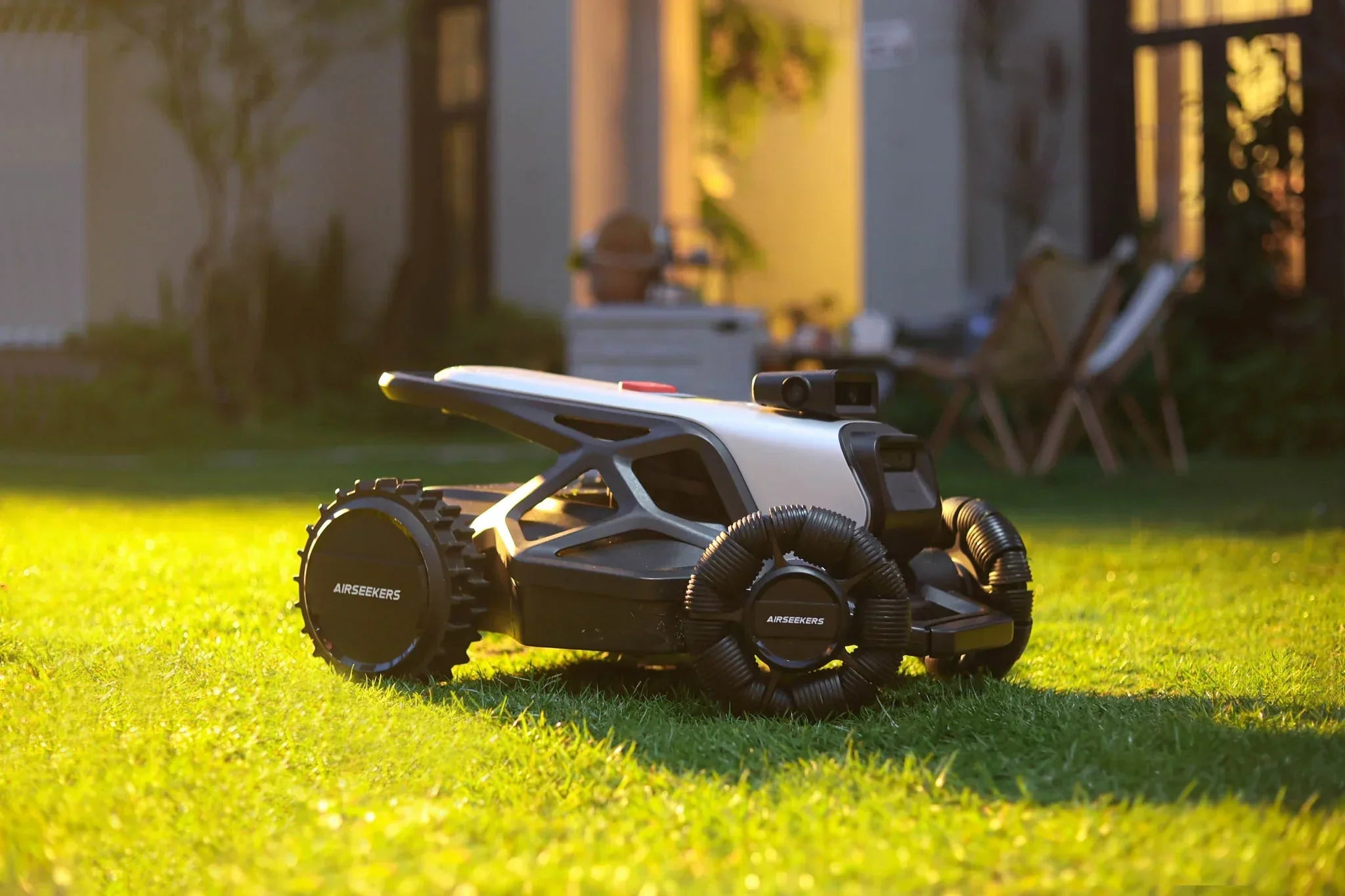 Airseekers Tron Makes Lawn Care Autonomous and Cost-efficient